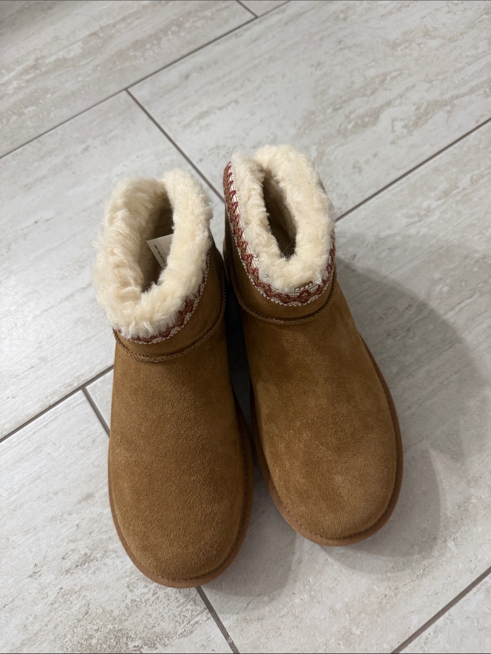 UGG Chestnut Suede Shearling-Lined Short Boots..new.. size 9..authentic